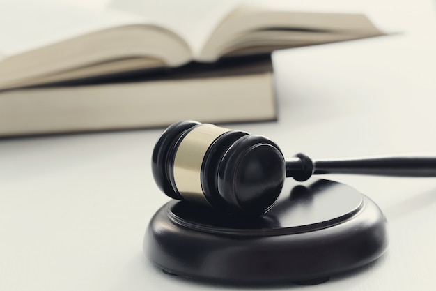 乒乓球正手平击发球的要点是什么？