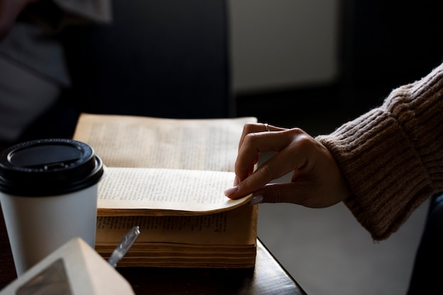 张怡宁和邓亚萍谁更厉害？